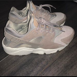 Women’s Nike Huaraches